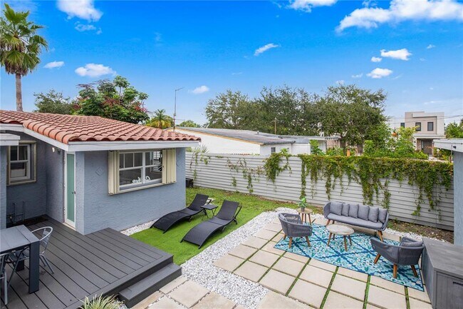 Building Photo - 1636 NW 6th Ave