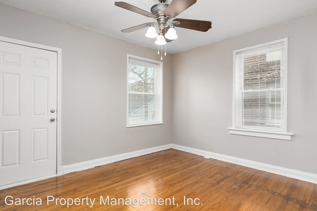Foto del edificio - 4957 Chippewa St