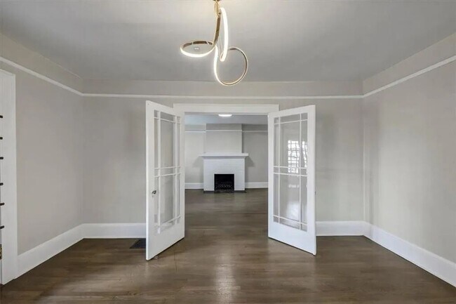 Foto del edificio - 917 Rose Cir SW