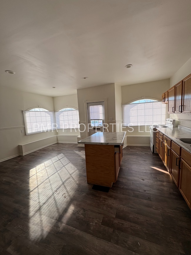 Building Photo - 1207 S 33rd St