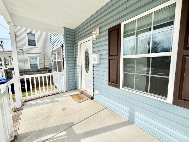 Foto del edificio - Gorgeous Open Concept 4 Bedroom Home in Portsmouth!