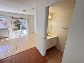 Building Photo - 3525 Caminito Carmel Landing