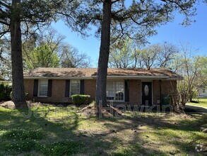 Building Photo - 4524 Narrow Lane Rd