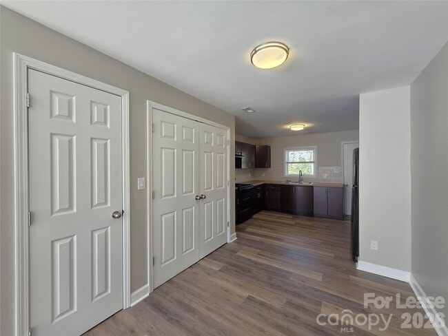 Foto del edificio - 1320 Ware Ave