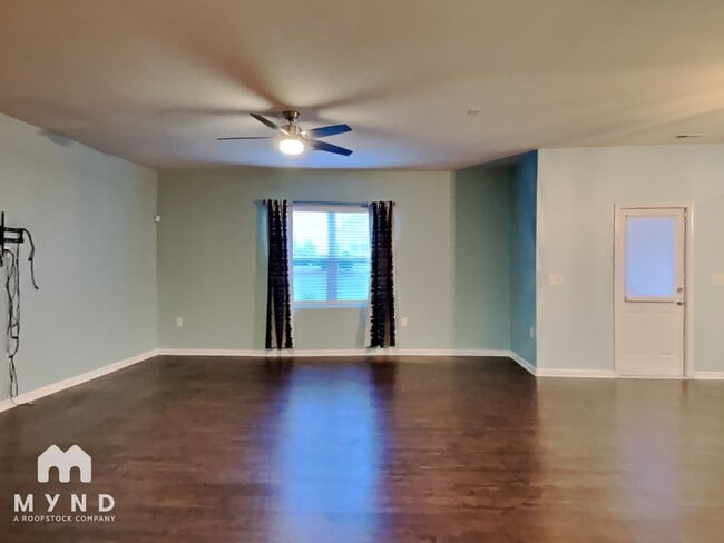 Foto del edificio - 2101 Attend Xing