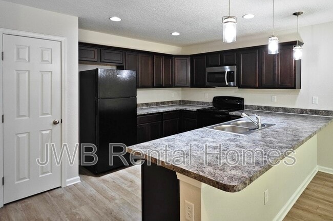Building Photo - 4808 Shirley Ave