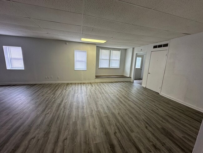 Foto del edificio - 701 N Main St