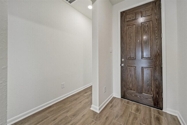 Building Photo - 8908 Bear Mountain Ct