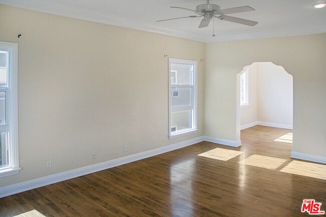 Building Photo - 6071 1/2 Pickford St