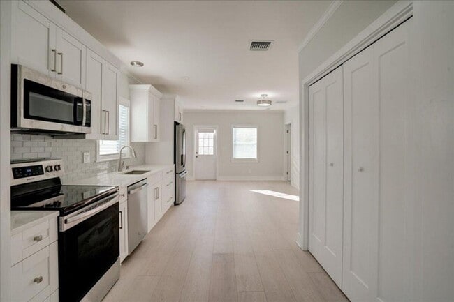 Photo - 320 NW 6th Ave House