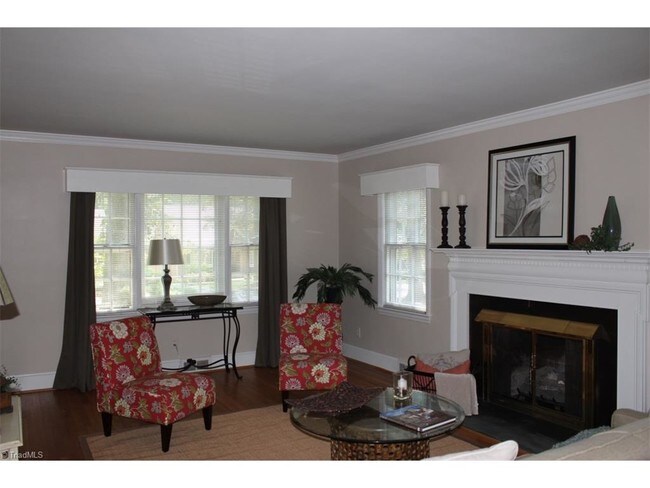 Foto del edificio - 424 Lynn Ave