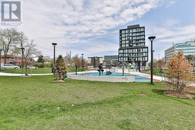 Photo du bâtiment - 150 Fairview Mall Dr