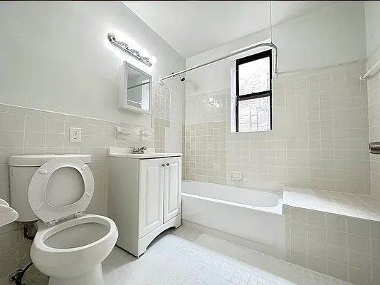 Building Photo - 1 bedroom in BRONX NY 10463