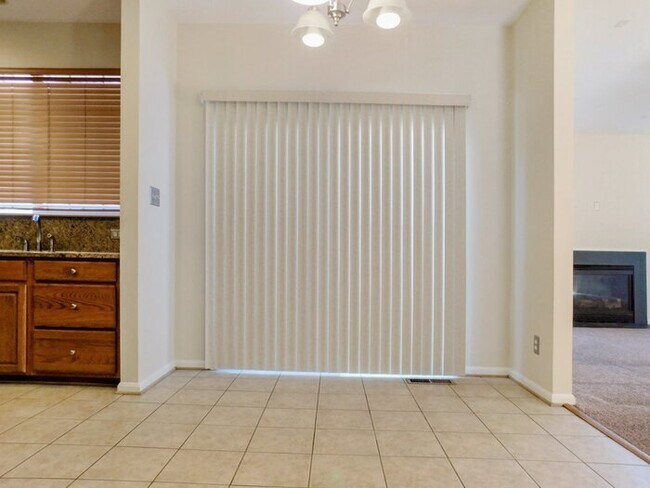 Building Photo - 21323 Foxglove Ct