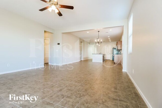 Foto del edificio - 23654 W Whyman St