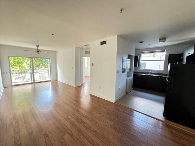 Foto del edificio - 529 NE 62nd St