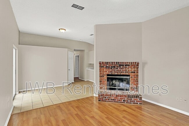 Building Photo - 10977 Traci Lynn Dr