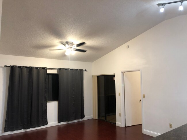 Foto del edificio - 2550 SW 18th Terrace