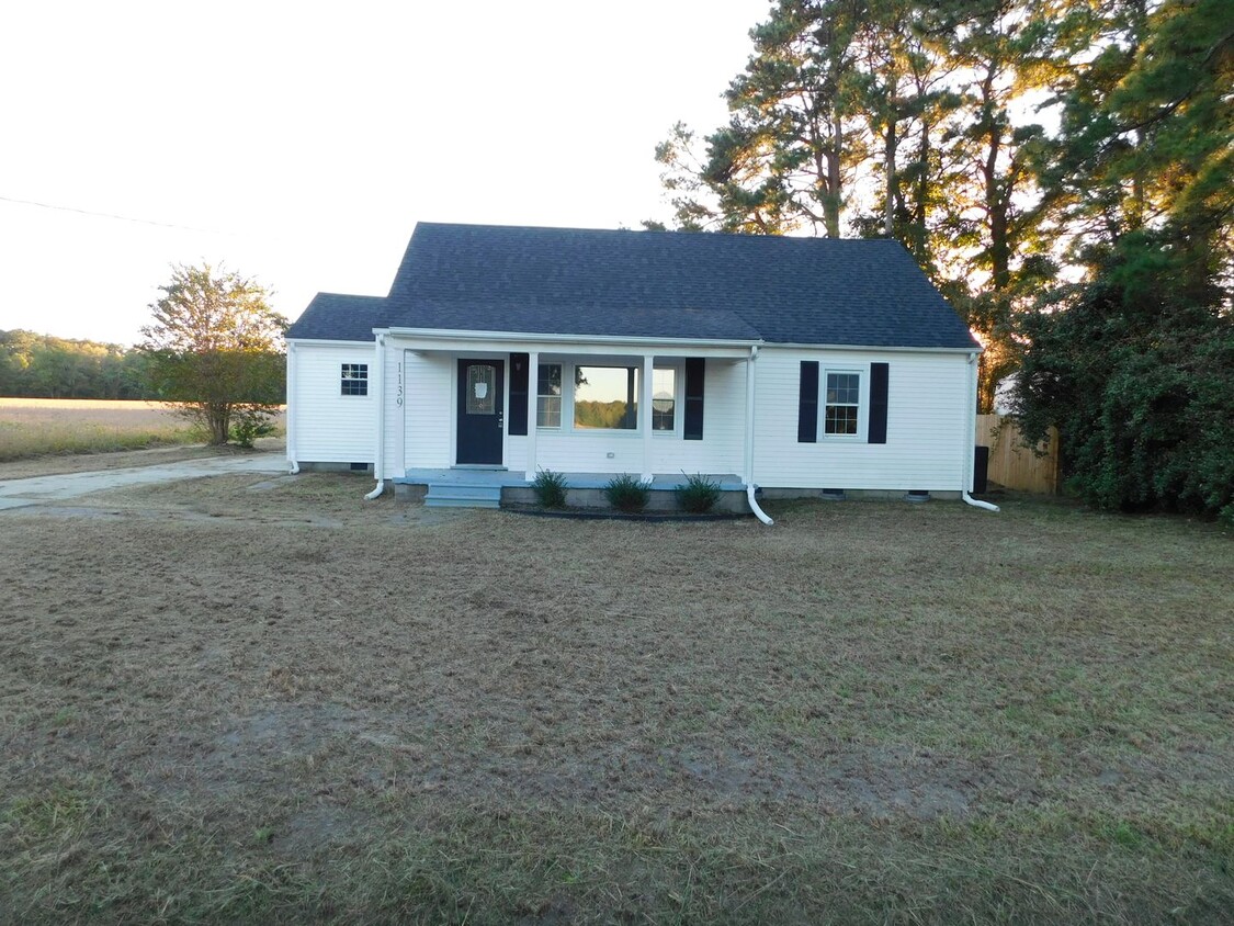 Foto principal - Newly Renovated 3 bedroom in Pasquotank Co...