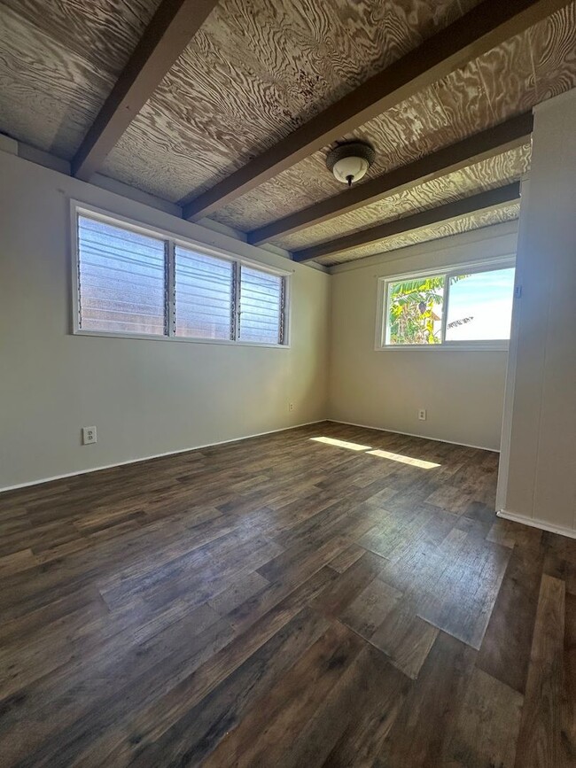 Building Photo - Pacific Palisades BIG SPACIOUS 5 bedrooms,...