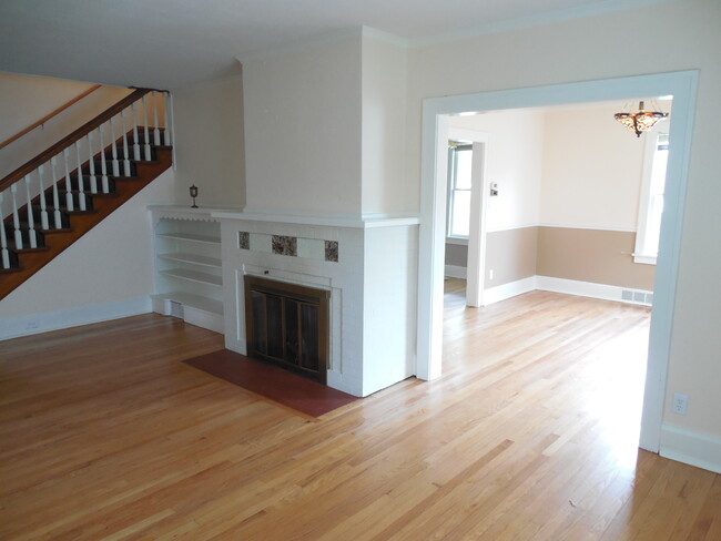 Living dining room - 321 Rome Ave