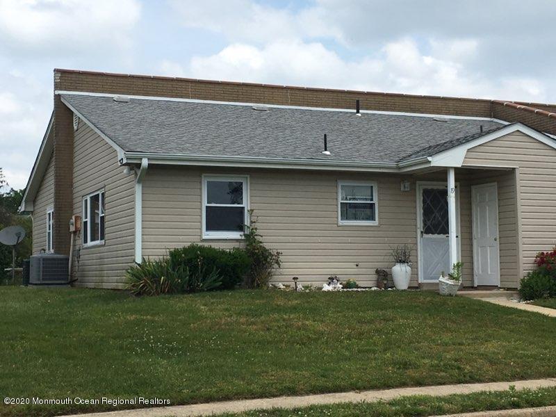 19 Skyline Dr, Brick Township, NJ 08724 Condo for Rent in Brick
