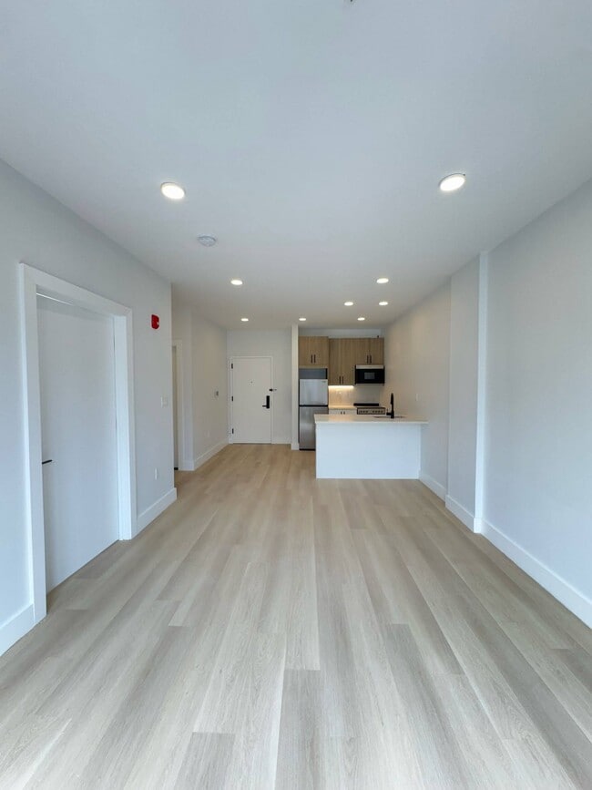 Building Photo - 316 Forrest St
