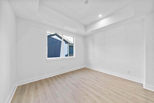 Building Photo - 1406 Valentine St