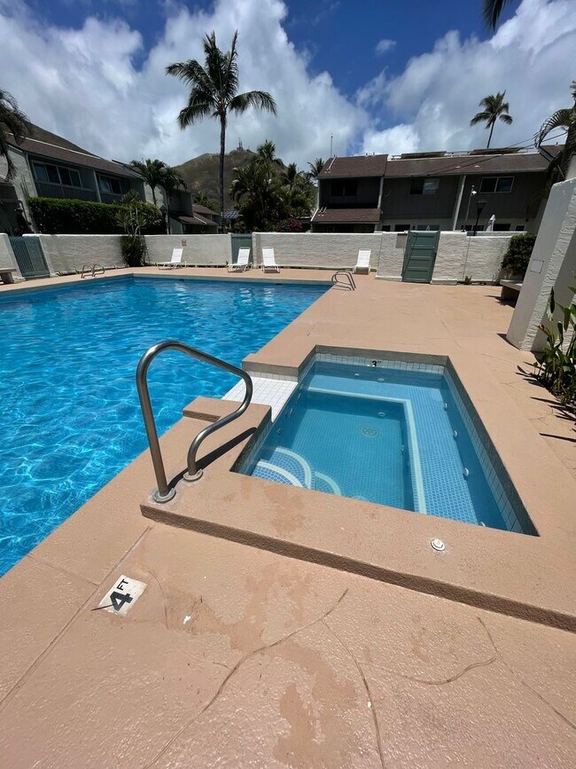 Building Photo - 3/2/2 at Aikahi Gardens!
