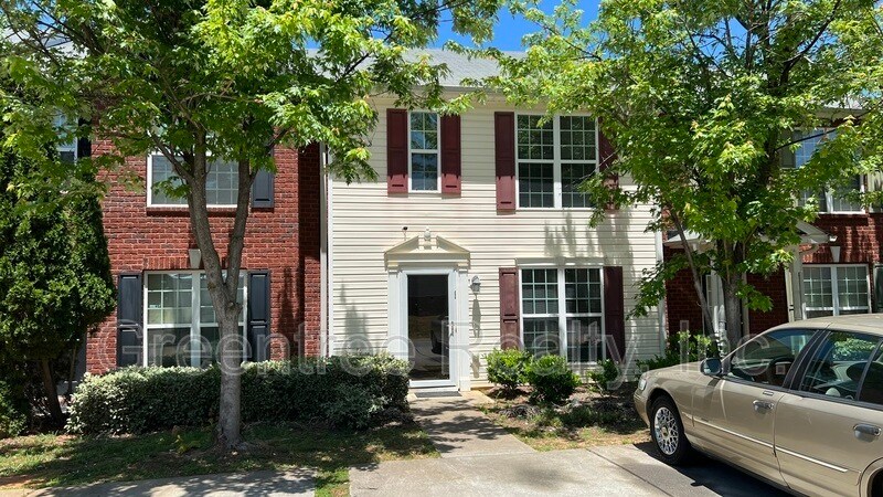 Primary Photo - 2075 Grove Way