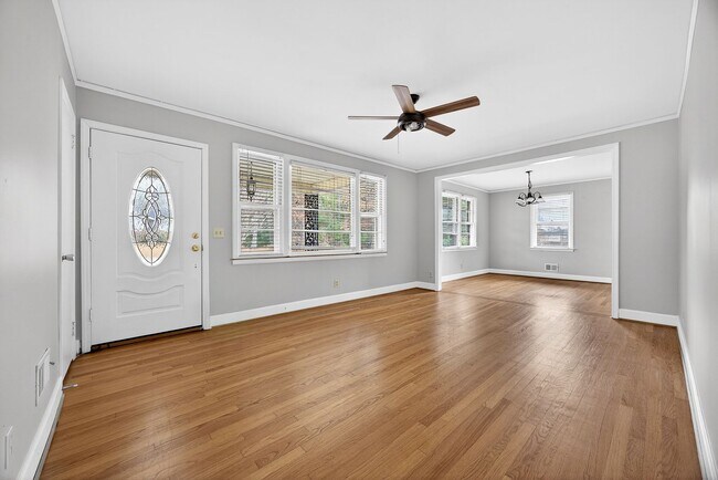 Foto del edificio - AVAILABLE NOW! ALL-BRICK RANCH IN WEST COLUMBIA!