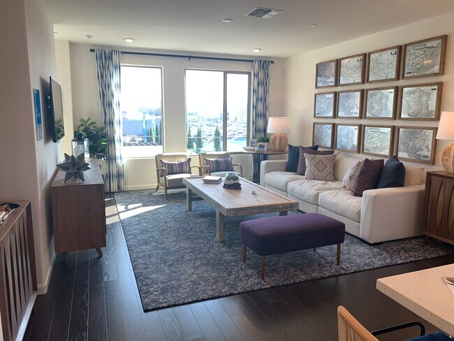 Building Photo - 25337 Parklane Dr