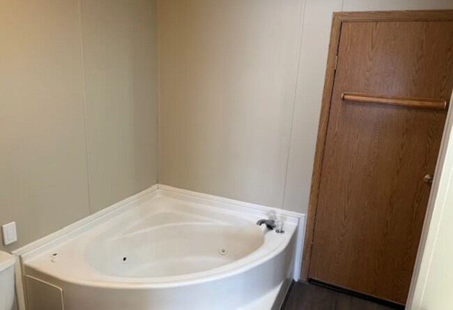 Foto del edificio - 402 Hunt Club Dr