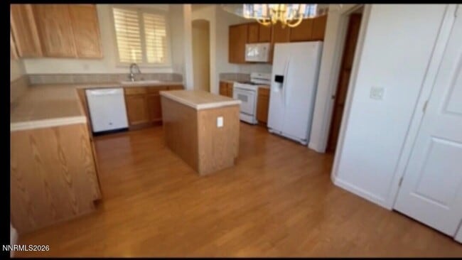 Building Photo - 1601 Mountain Ln