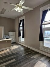 Building Photo - 101 E Main St