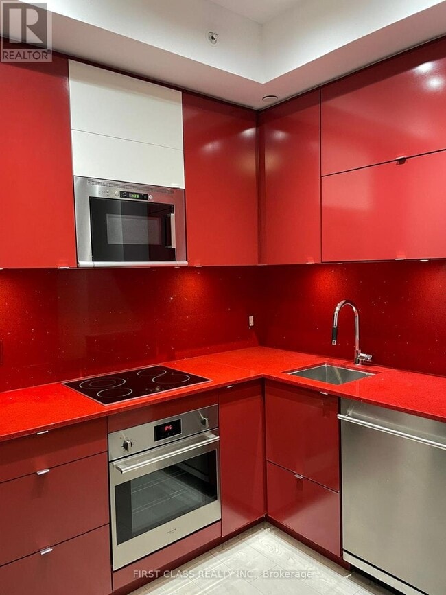 Building Photo - 125 Peter St