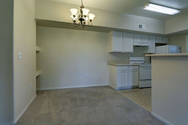 Foto del edificio - 2615 W Gary Ave