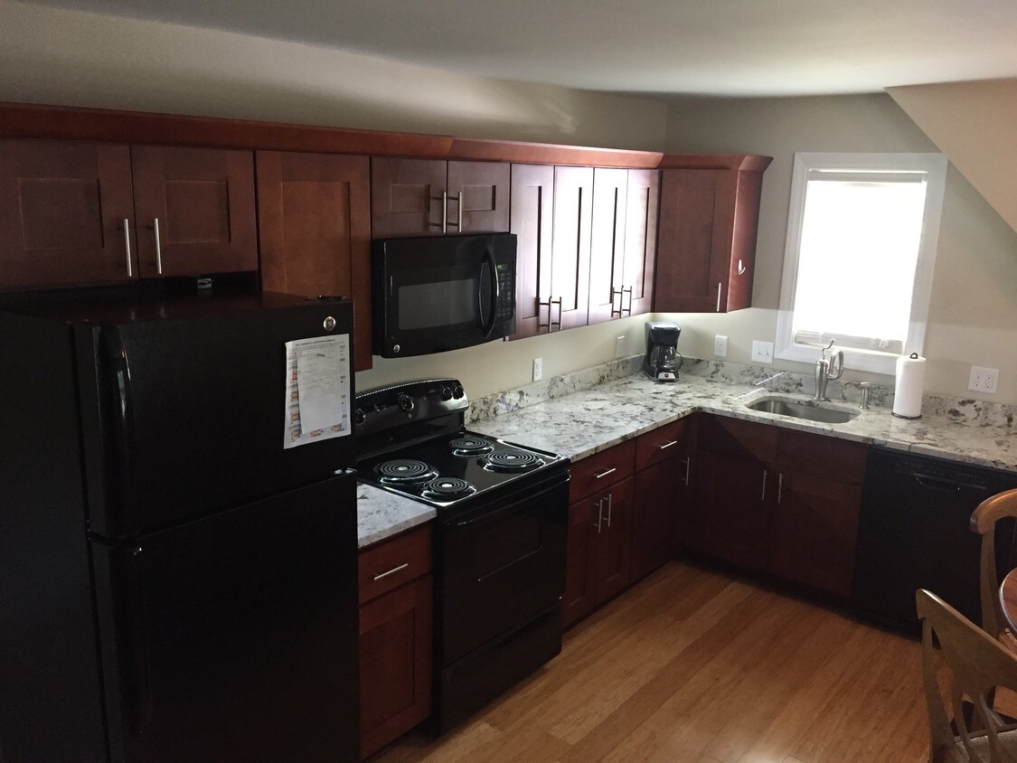 Foto principal - 838 McCants Dr