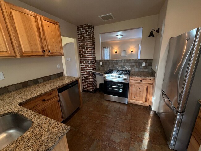 Foto del edificio - 2-Bedroom +Bonus room with a View and Less than 1-Mile from Ferry, PSNS and Downtown Bremerton