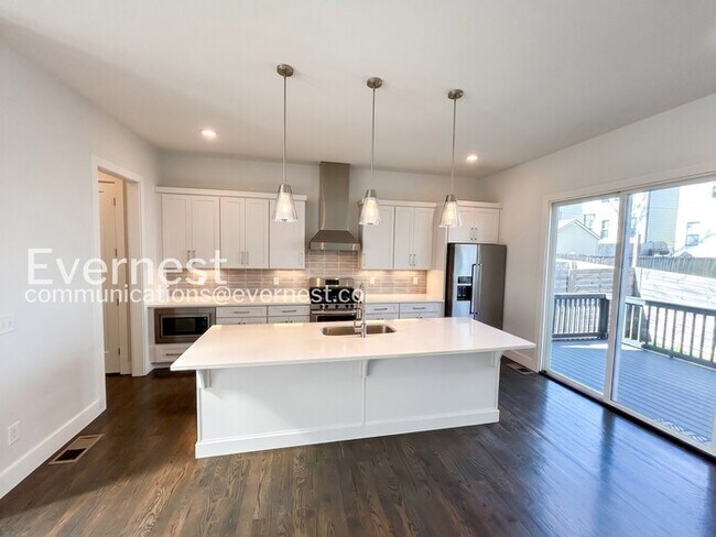 Foto del edificio - 915 Delmas Ave