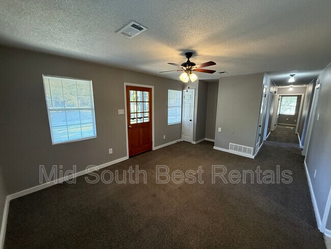 Building Photo - 3651 Edgefield Dr