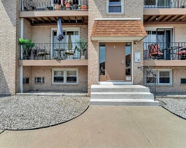 Building Photo - 1803 Mineral Spring Ave