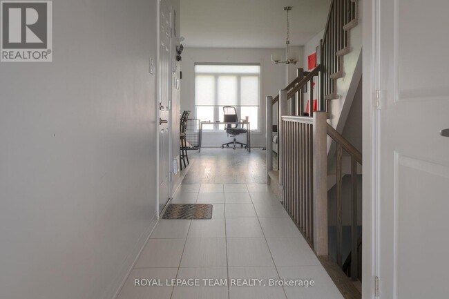 Photo du bâtiment - 174 Hawkshaw Cres