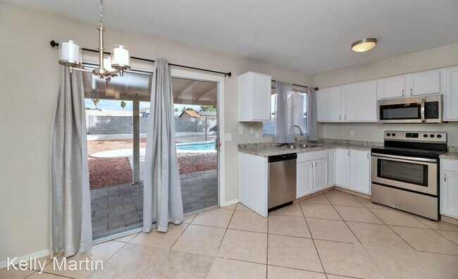 Building Photo - 3 br, 2 bath House - 4738 W Charleston Avenue