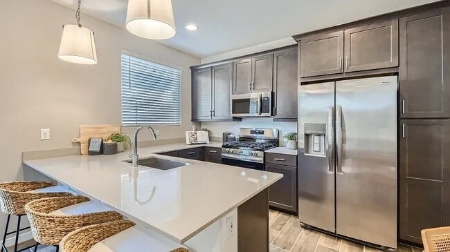 Building Photo - 23089 E Saddle Way
