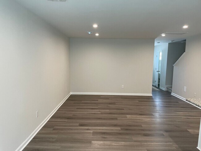 Foto del edificio - 3 Bedroom 2.5 Bathroom Town House in Middl...