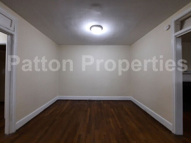 Foto del edificio - 711 S Holly St