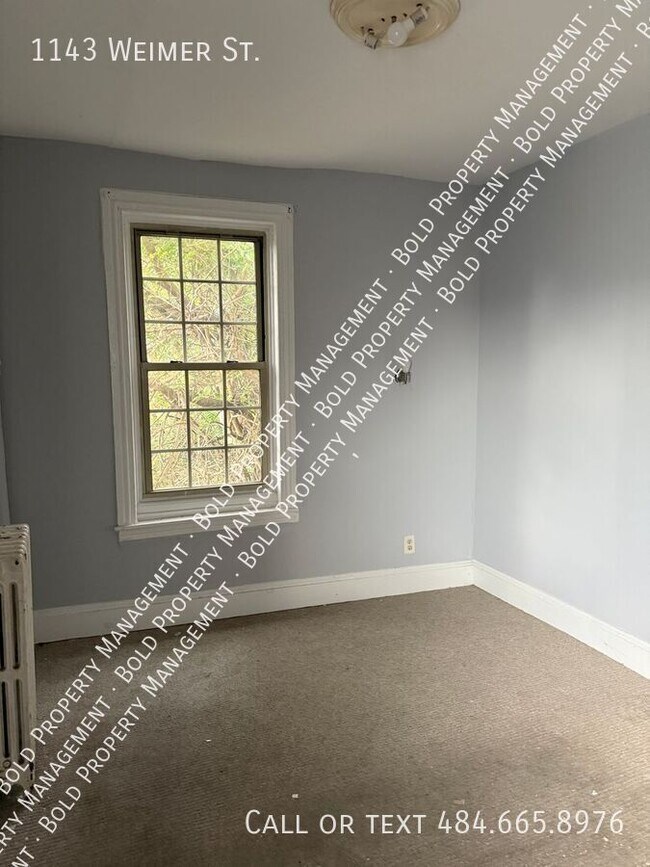 Building Photo - 1143 Weimer St