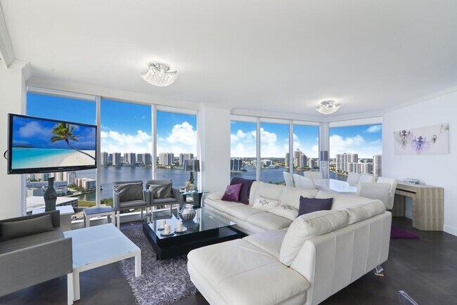 Beach front Apartment - 18671 Collins Ave