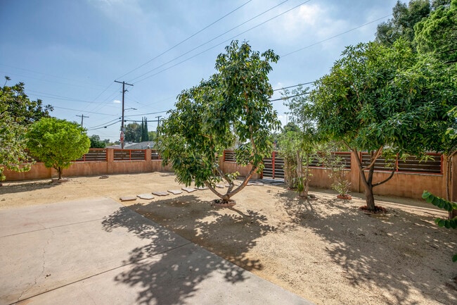 Building Photo - 18605 Valerio St